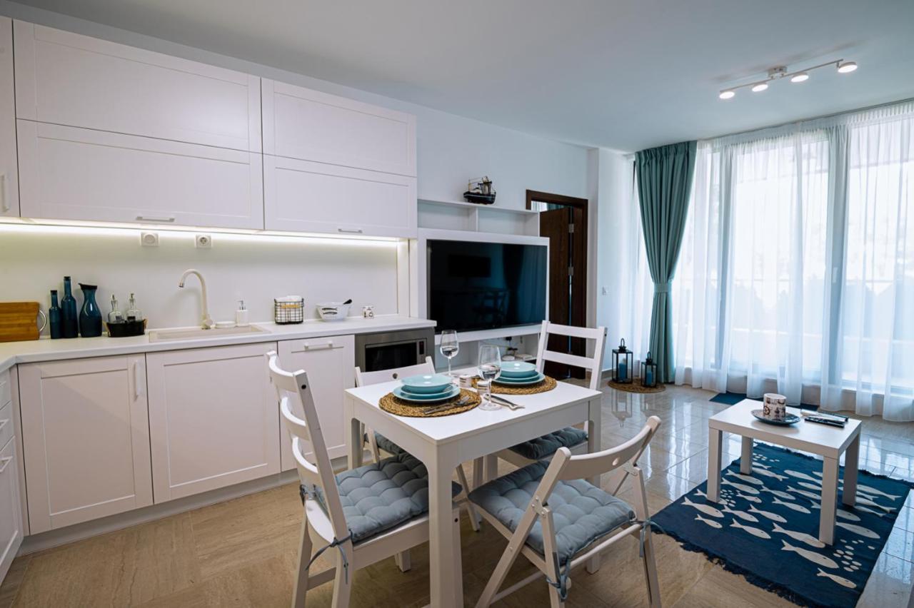 Stylish 1-Bd Apartment In St Constantine And Helena By Flat Mаnager St Constantin et Helena Extérieur photo