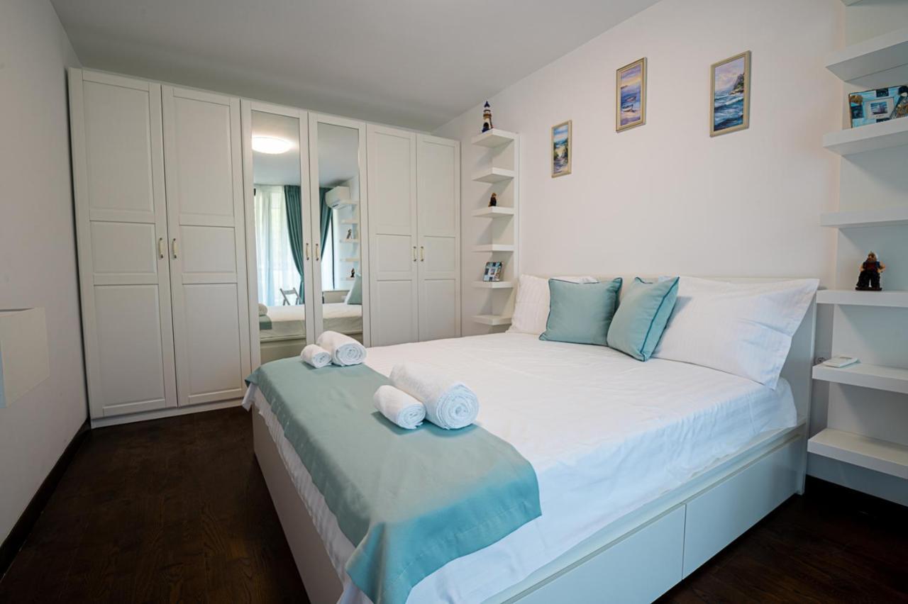 Stylish 1-Bd Apartment In St Constantine And Helena By Flat Mаnager St Constantin et Helena Extérieur photo