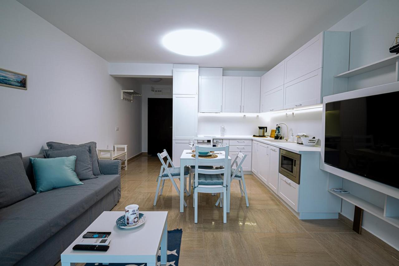 Stylish 1-Bd Apartment In St Constantine And Helena By Flat Mаnager St Constantin et Helena Extérieur photo