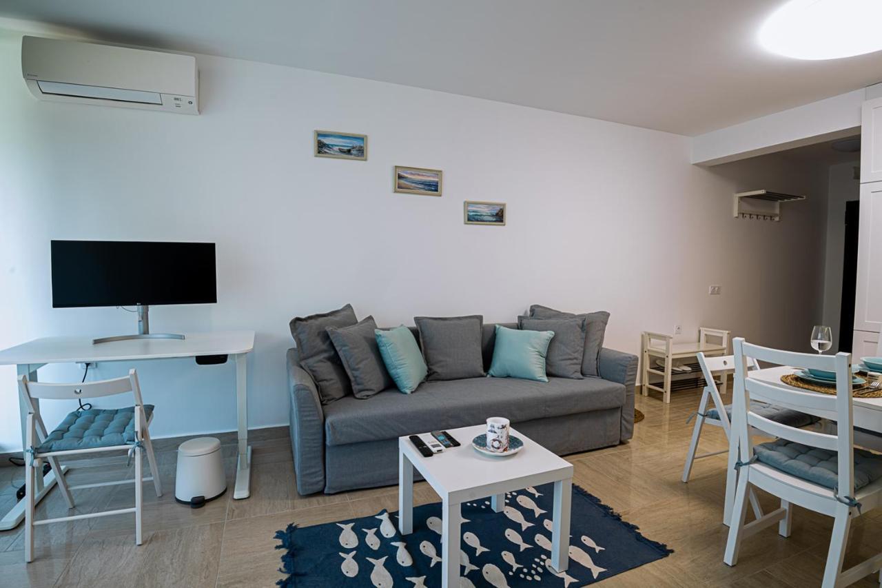 Stylish 1-Bd Apartment In St Constantine And Helena By Flat Mаnager St Constantin et Helena Extérieur photo